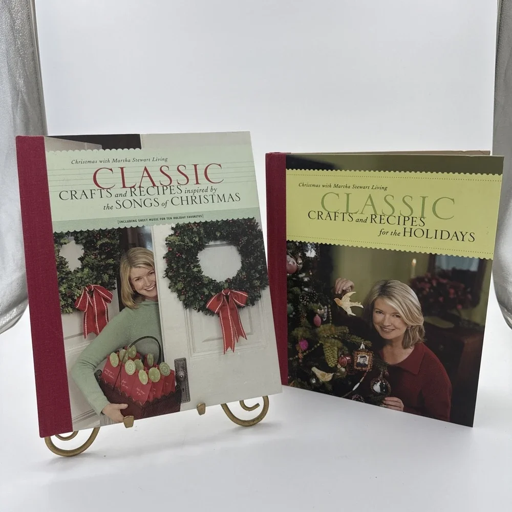 Lot Of 2 Christmas With Martha Stewart Living Classic Crafts & Recipes Holidays